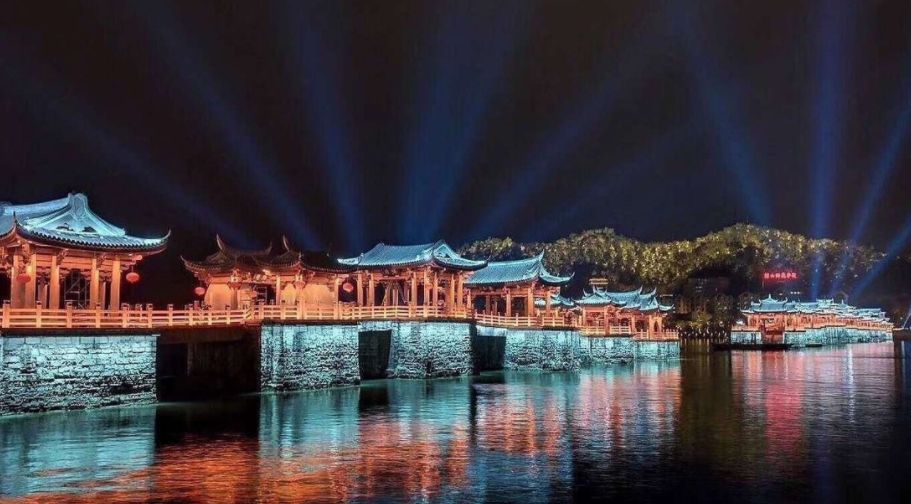 中国第一也是世界第一座启闭式桥梁，潮州湘子桥