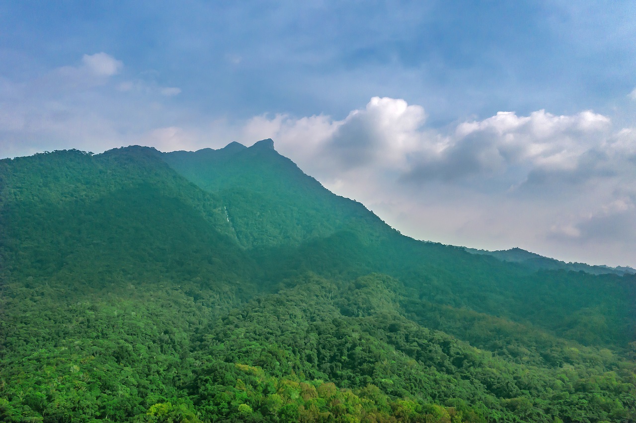 山峰.jpg