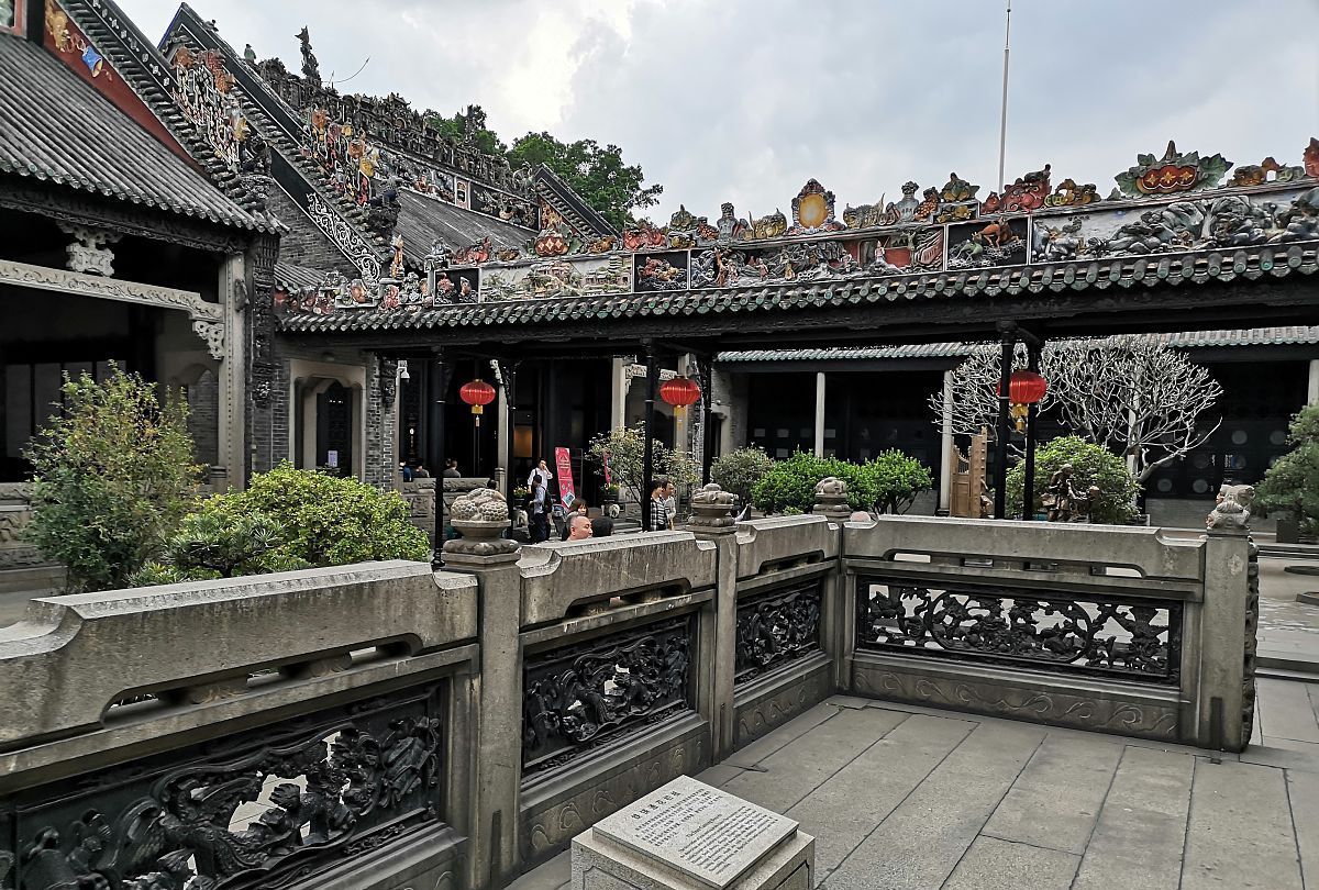 巧夺天工百年陈家祠，岭南建筑艺术之瑰宝，被誉为广州文化名片